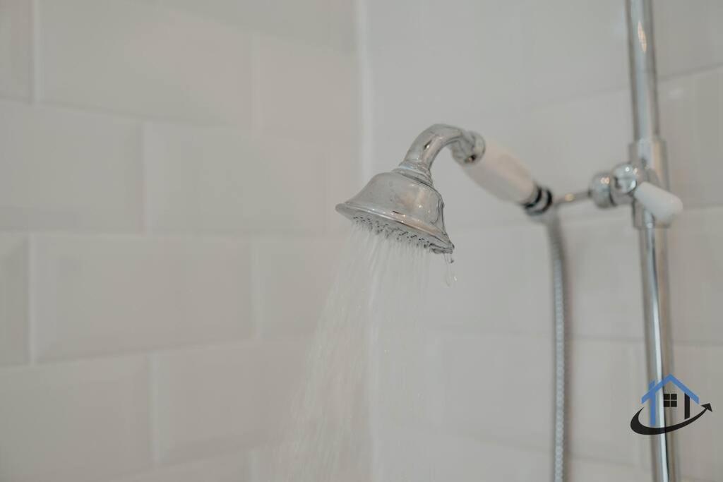 Indigo Snug - Gorgeous 2 Bed Flat In The Heart Of クロマー エクステリア 写真