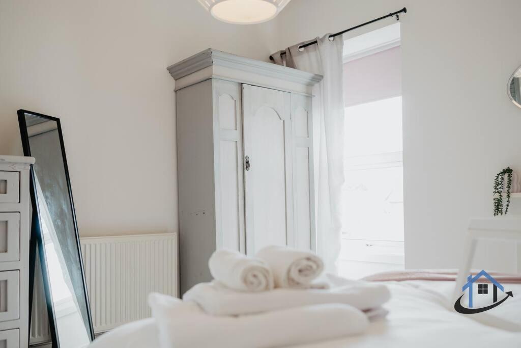 Indigo Snug - Gorgeous 2 Bed Flat In The Heart Of クロマー エクステリア 写真