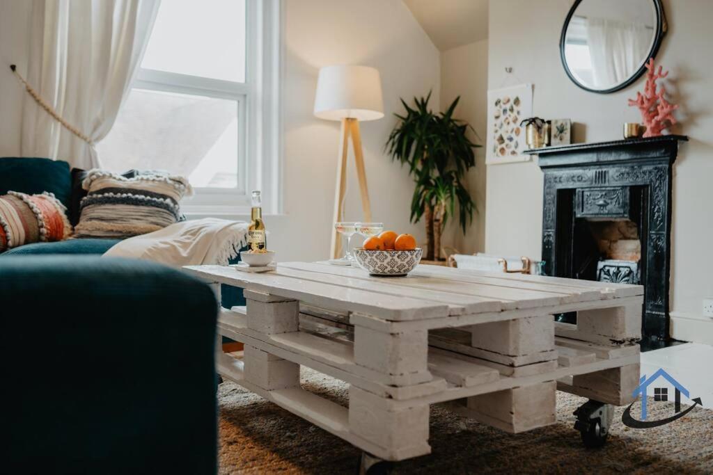 Indigo Snug - Gorgeous 2 Bed Flat In The Heart Of クロマー エクステリア 写真